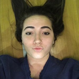 Meet your Posher, Ella